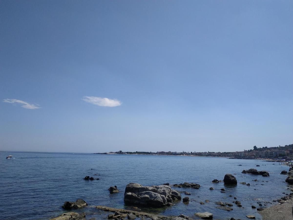 Suite sul mare Giardini Naxos Exterior foto